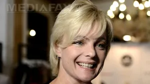 Erika Eleniak şi-a lansat, în Capitală, o carte pentru copii