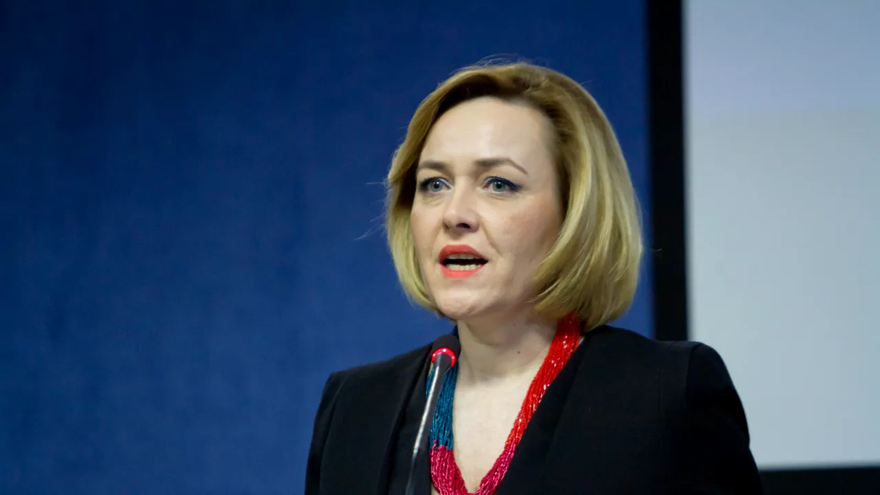 UPDATE: Declaraţie de presă a ministrului Carmen Dan, la ora 17.30. Aceasta a vizitat astăzi jandarmii răniţi şi a amânat să se exprime asupra violenţelor de vineri seara