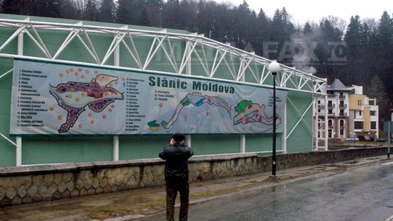Turiştii moldoveni au ocupat toate locurile din Slănic Moldova, unde petrec Crăciunul pe rit vechi