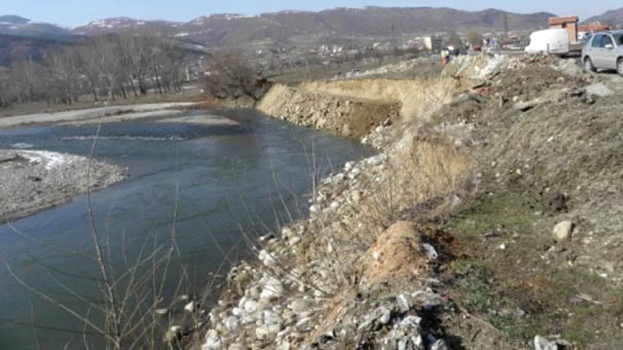 Un pod din sud-vestul Bulgariei s-a prăbuşit din cauza ploilor