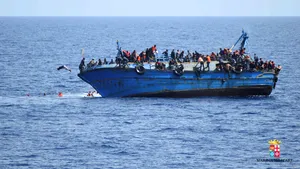 UE alocă 46 milioane euro pentru antrenarea şi echiparea gărzilor de coastă libiene, în tentativa de a controla fluxul de imigranţi spre Europa