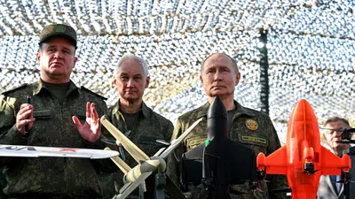 EXTERNE Bloomberg: Putin, avertizat de oficiali că Rusia nu își mai permite cheltuielile de război