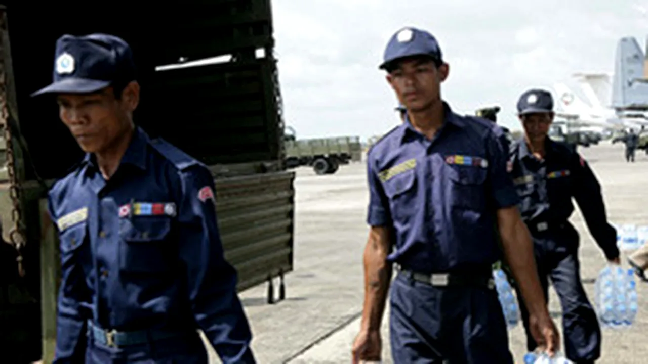 Ajutoarele trimise în Myanmar, deturnate de autorităţi