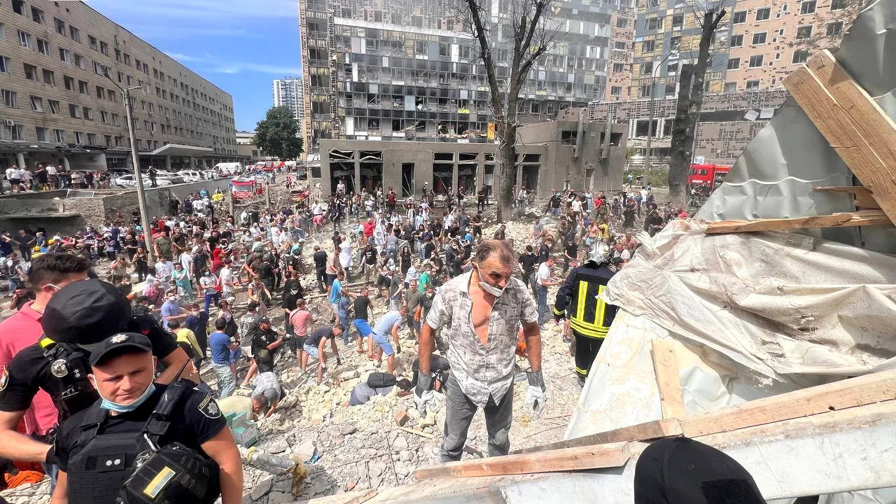 Ucraina cere Curţii Penale Internaţionale să judece Rusia pentru atacul de la spitalul pentru copii