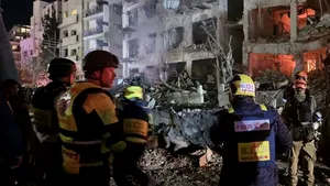 8 morți după ce o rachetă a lovit un bloc lângă Ierusalim