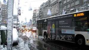 Primăria Capitalei pune la dispoziţia cetăţenilor două numere de telefon la care pot semnala problemele generate de ninsoare
