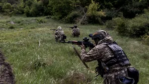 Kaja Kallas: Trimiterea de instructori militari aliaţi în Ucraina pentru antrenarea armatei ucrainene nu activează Articolul 5, în cazul unui atac asupra acestora / Oficialul susţine că unele state au deja instructori în teritoriul ucrainean