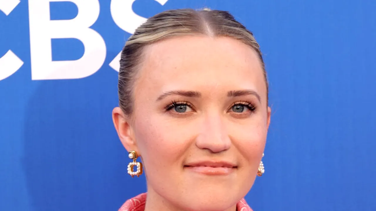 Actrița Emily Osment cere divorțul după mai puțin de 5 luni de căsătorie