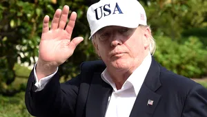 Donald Trump ar fi cerut producătorilor de filme apariţii cameo pentru ca aceştia să filmeze în hotelul său