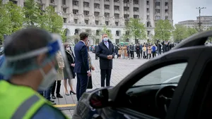 Iohannis postează de 1 Mai şi vorbeşte despre spiritul naţiunii române