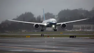 Primul zbor al celui mai mare avion de pasageri cu două motoare din lume. VIDEO cu testul făcut de Boeing