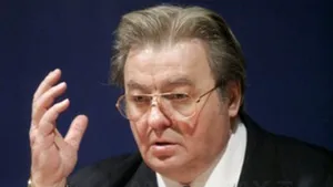 C. V. Tudor refuză evacuarea sediului central al PRM. El susţine că Băsescu este în spatele deciziei