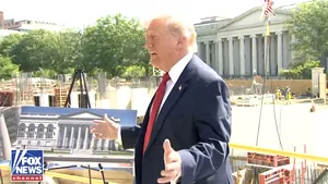 Din șantierul noii săli de bal, Trump anunță că ieri era să atace Iranul: „Mai aveam o oră”. Ce vrea să facă cu Cuba