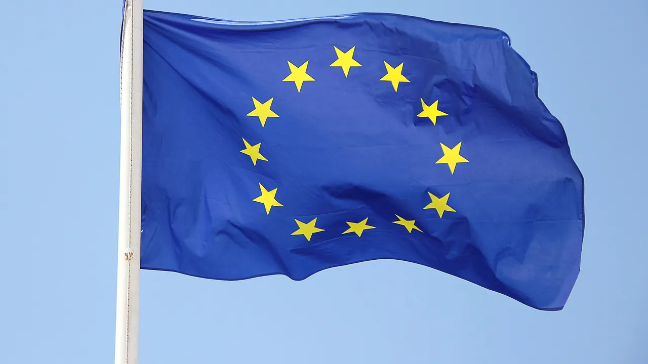Popularitatea steagului Uniunii Europene se află în scădere accelerată în Marea Britanie