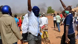 Patruzeci şi cinci de biserici, incendiate în Niger în protestele faţă de caricaturi cu Mahomed - FOTO