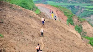 Alunecări de teren în China: Cel puţin nouă oameni au fost îngropaţi