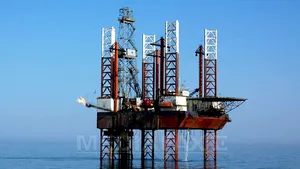 Muncitorii de pe platformele maritime norvegiene, în grevă. Câţi bani ar putea pierde British Petroleum