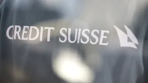 Investitorii se tem că preluarea Credit Suisse de către UBS nu va pune capăt crizei din sector
