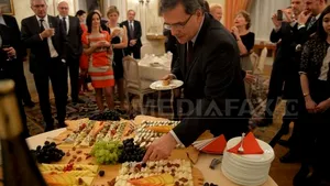 REPORTAJ - Turist în Franţa gastronomică: Tour Eiffel şi Champs-Élysées din foie gras şi jeleu, în Capitală - GALERIE FOTO