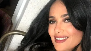 Salma Hayek are un animal de companie mai neobişnuit. Soţul său i-a dăruit o bufniţă