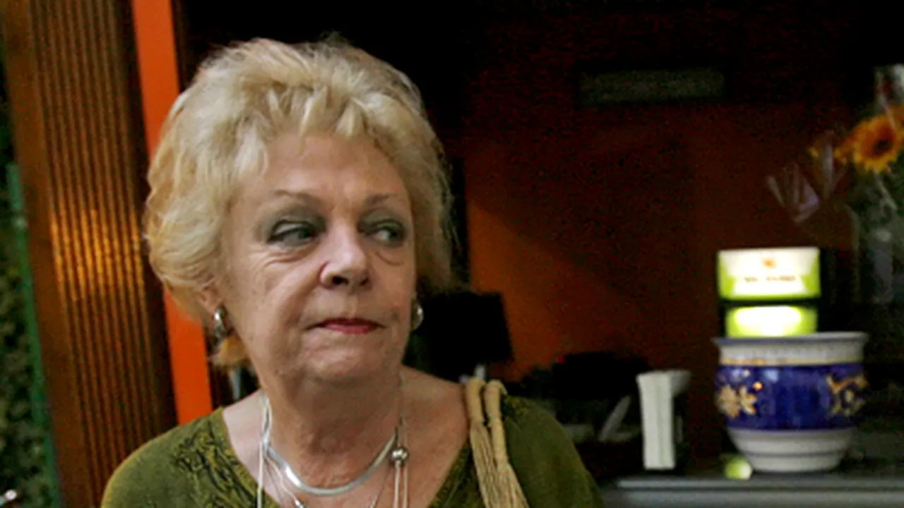 Actriţa Ileana Stana Ionescu, sărbătorită la împlinirea vârstei de 80 de ani, la Teatrul Metropolis