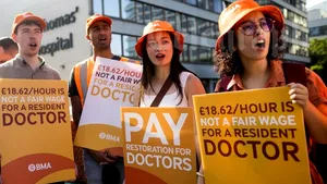 EXTERNE Greva medicilor din Marea Britanie continuă. Sindicatele refuză medierea