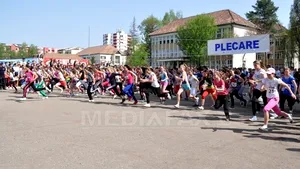 Peste 1.400 de participanţi la Crosul 