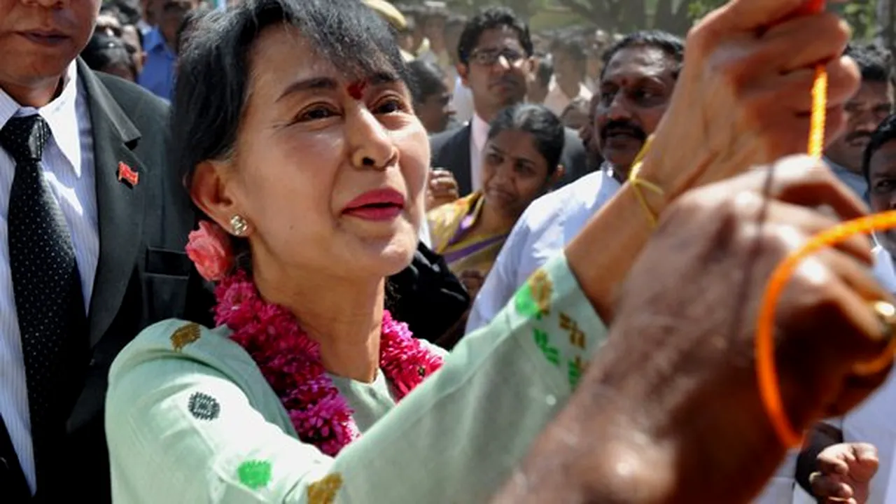 Barack Obama s-a întâlnit cu Aung San Suu Kyi la domiciliul opozantei