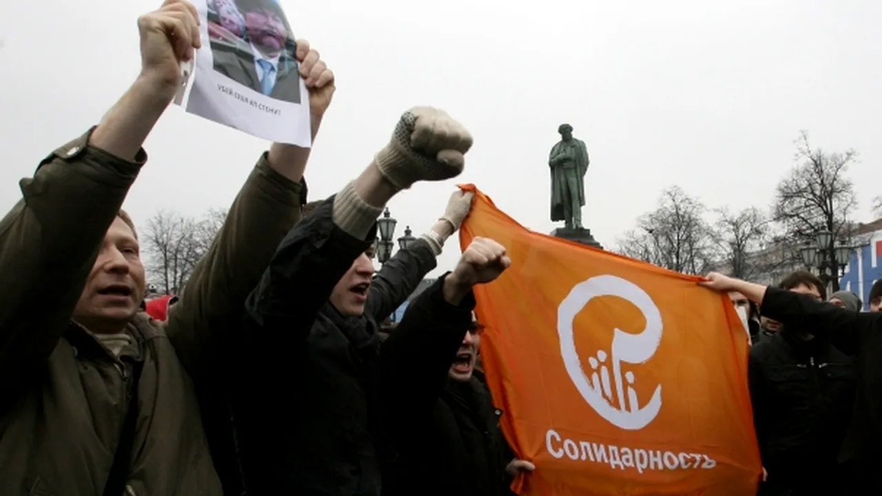 Manifestaţii în Rusia, mii de oameni cer demisia Guvernului lui Putin