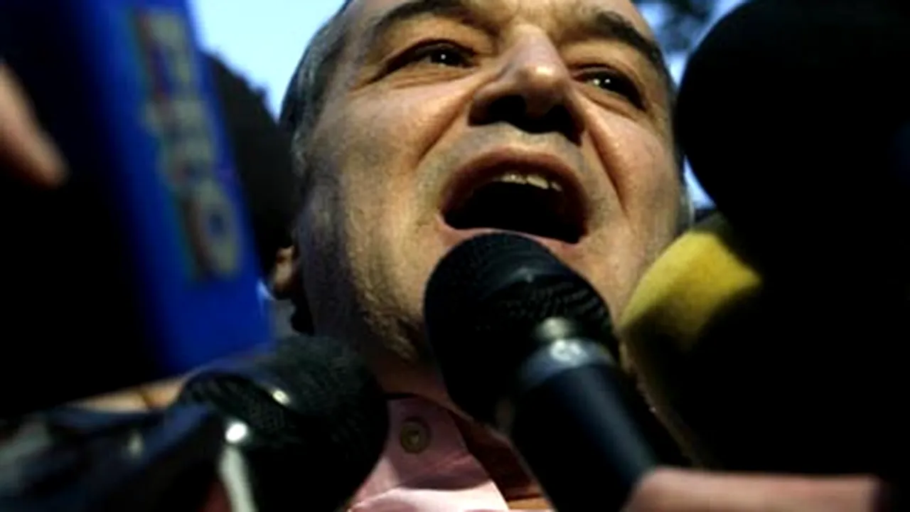 Becali: Este pentru prima dată când am servici şi program