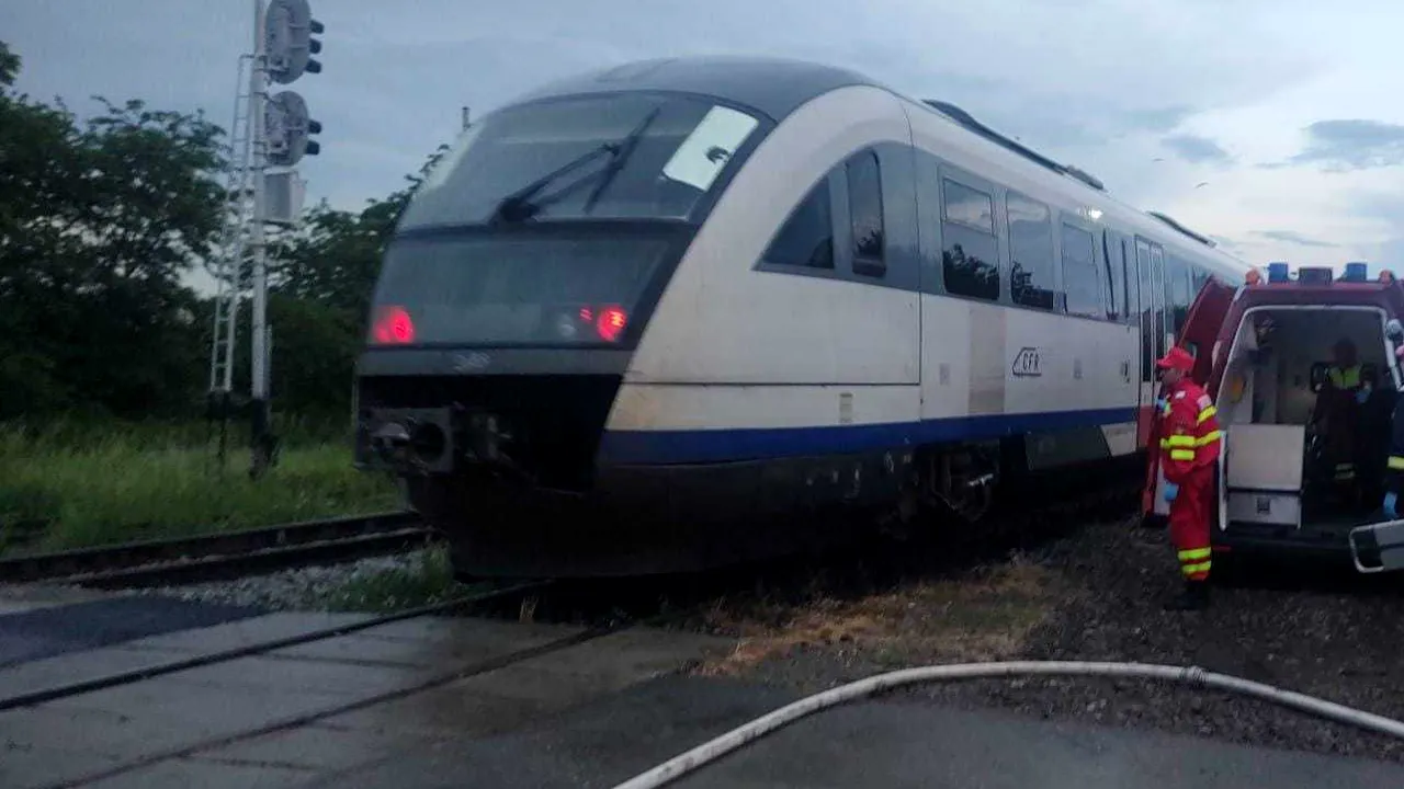 Argeş: Incendiu într-un tren cu 60 de pasageri la bord