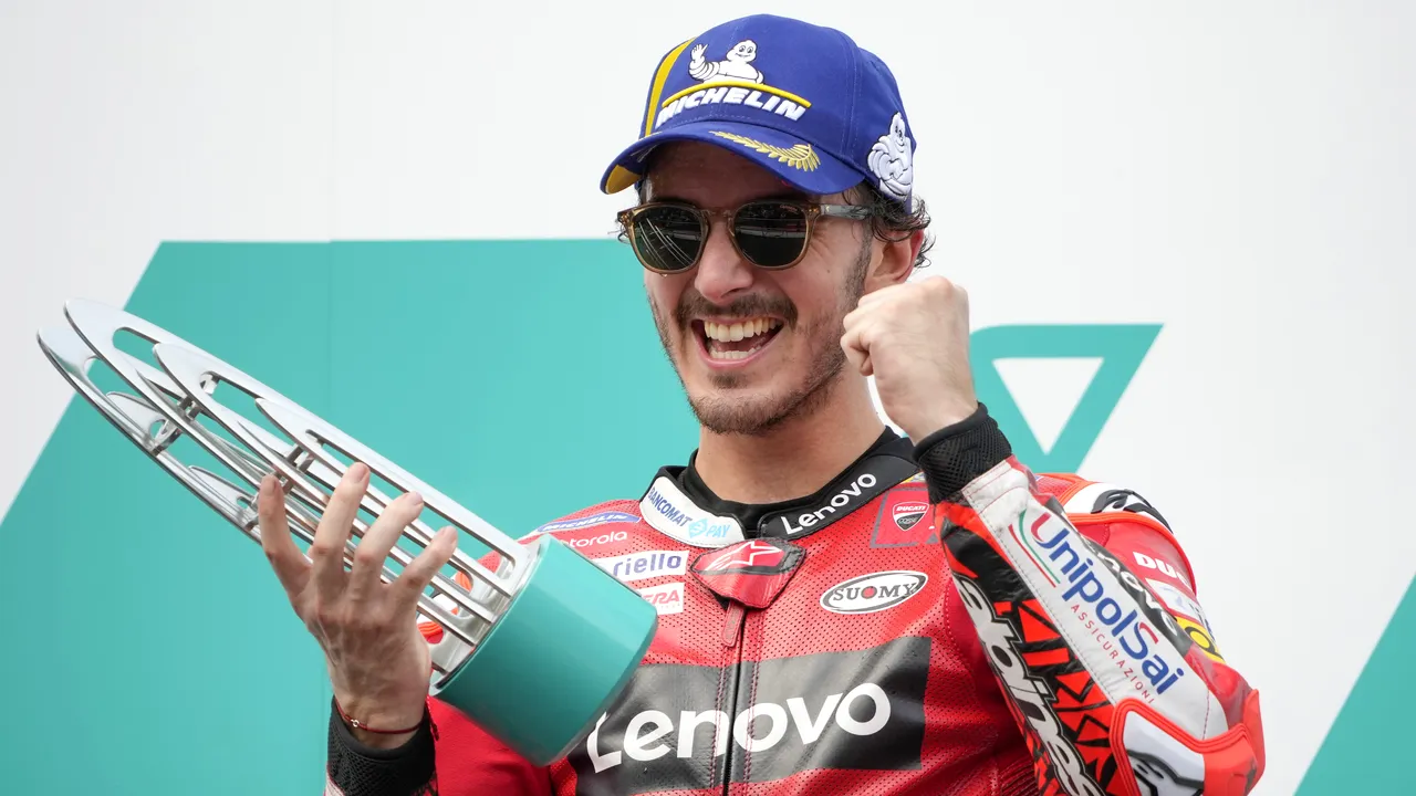 Bagnaia câştigă primul titlu de MotoGP, iar Ducati pune capăt unei perioade de 15 ani de secetă