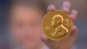 Un profesor universitar a fost exclus după ce și-ar fi inventat propriul „premiu Nobel” și și l-ar fi acordat singur