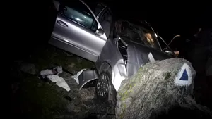 Intervenţie pe Transfăgărăşan: Maşină căzută în prăpastie între Bâlea Lac şi Bâlea Cascadă. Cinci răniţi | FOTO