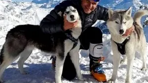 Un român a murit într-o avalanşă în Italia, după ce s-a întors în munţi pentru a-şi salva câinii 