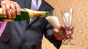 Ce să bei în noaptea de Revelion. Sfaturile somelierilor