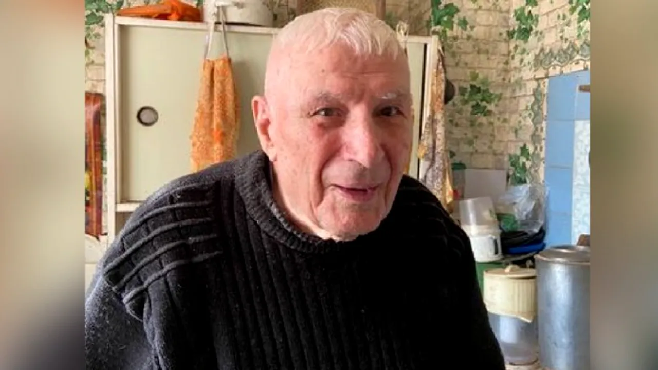 A supravieţuit în trei lagăre naziste în al Doilea Război Mondial, dar a murit sub bombele de 