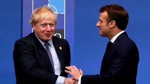 Criza AUKUS. Boris Johnson şi Emmanuel Macron au convenit să coopereze pentru depăşirea crizei submarinelor