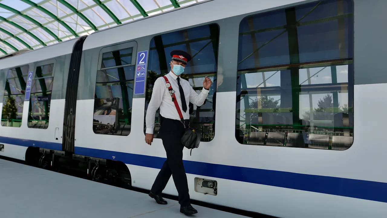 Ministrul Transporturilor ia în considerare desfiinţarea Autorităţii pentru Reformă Feroviară
