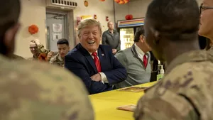 Cartofi şi făinoase, în loc de fructe şi legume: Cum propune Donald Trump să schimbe meniul şcolilor din SUA