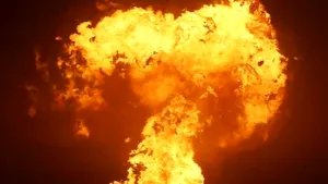 VIDEO O flacără imensă a izbucnit din Marea Caspică. Explozia ar fi fost produsă de un ”vulcan de noroi”