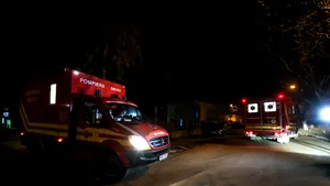 Intervenţie la cazurile de coronavirus, în costum de zugrav. Paramedicii din Hunedoara nu au echipamente de protecţie