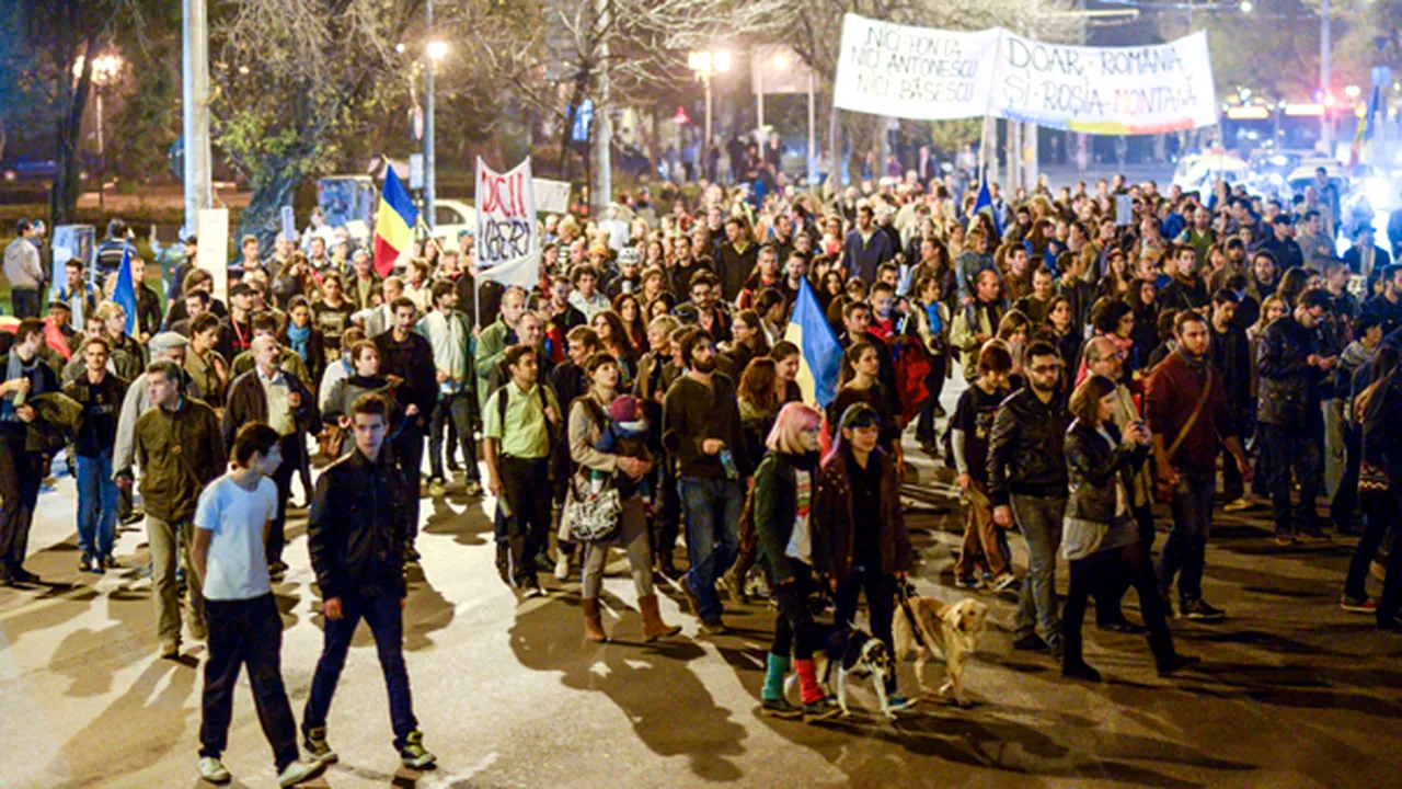 Cea de-a 10-a duminică de PROTESTE: Peste 1.000 de persoane au participat la marşul din Capitală faţă de proiectul Roşia Montană 
