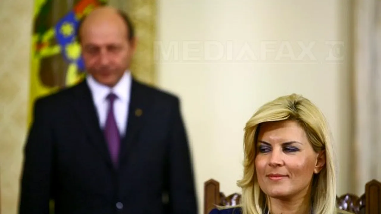 Elena Udrea, ironică: Propun ca pe preşedinte să îl alungăm din ţară ca să nu mai fie un pericol pentru USL