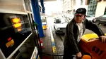 Transportatorii români cer intervenția „imediată” a Guvernului pentru scăderea prețului carburanților la pompă. Întrebări pentru premierul Ilie Bolojan