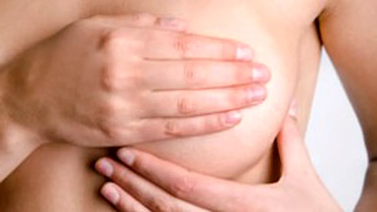 Un tip de operaţie de mărire a sânilor, asociat cu eşecul detectării tumorilor canceroase