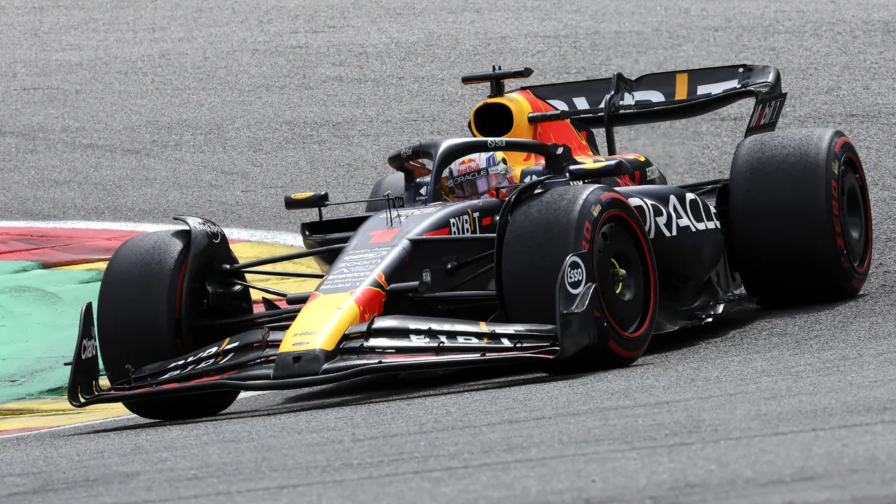 Verstappen se impune în Marele Premiu al Belgiei, cu Red Bull pe primele două poziţii