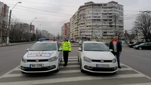 Poliţia Rutieră Galaţi face cinste de 40 de pahare. Şoferii primesc vouchere să meargă cu taxiul | GALERIE FOTO