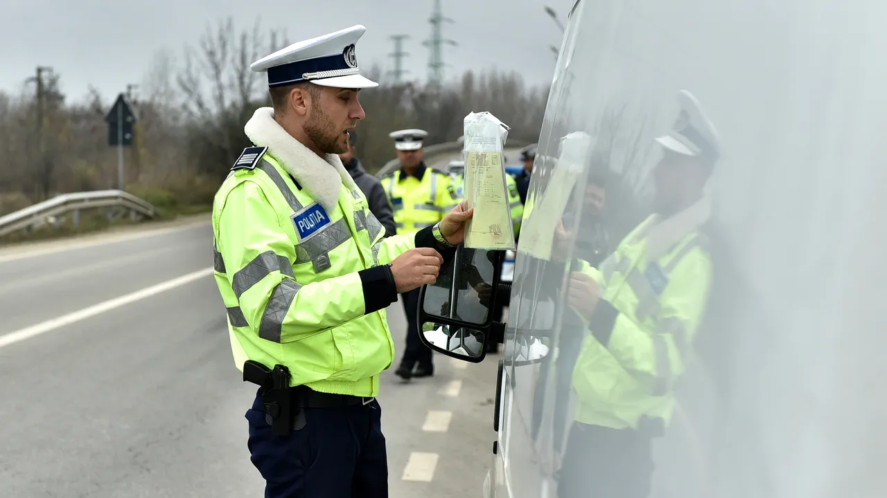 Un bărbat care a vrut să vândă ilegal două puşti cu aer comprimat, prins de poliţişti