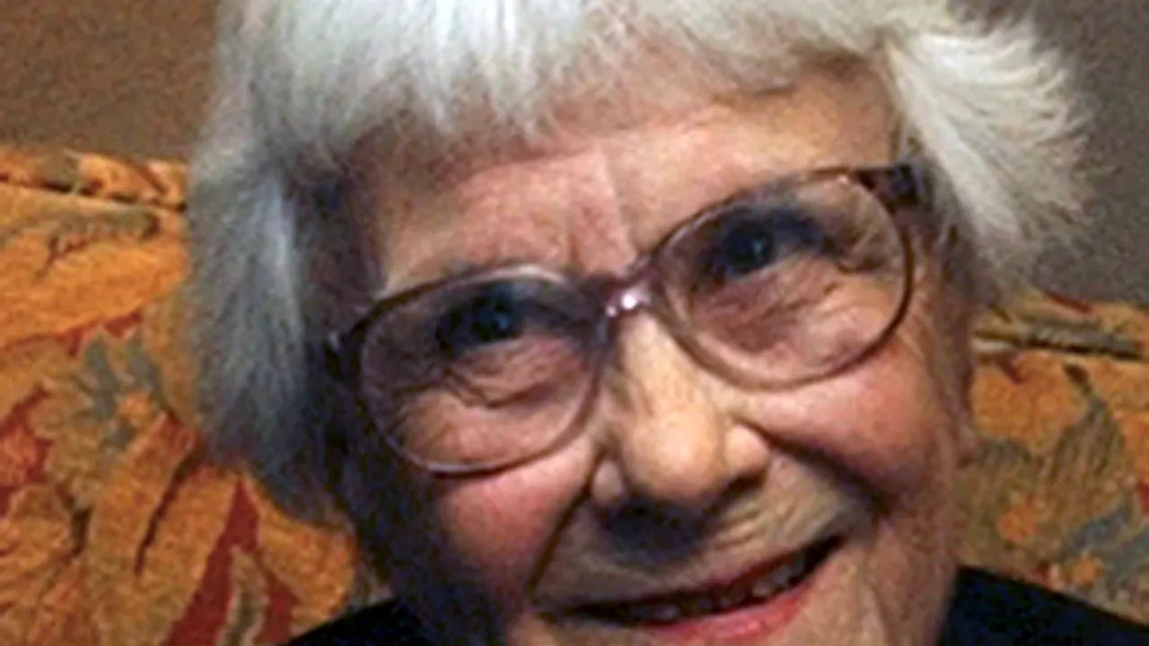 Cel de-al doilea roman al scriitoarei Harper Lee va fi publicat la Polirom şi lansat la Gaudeamus